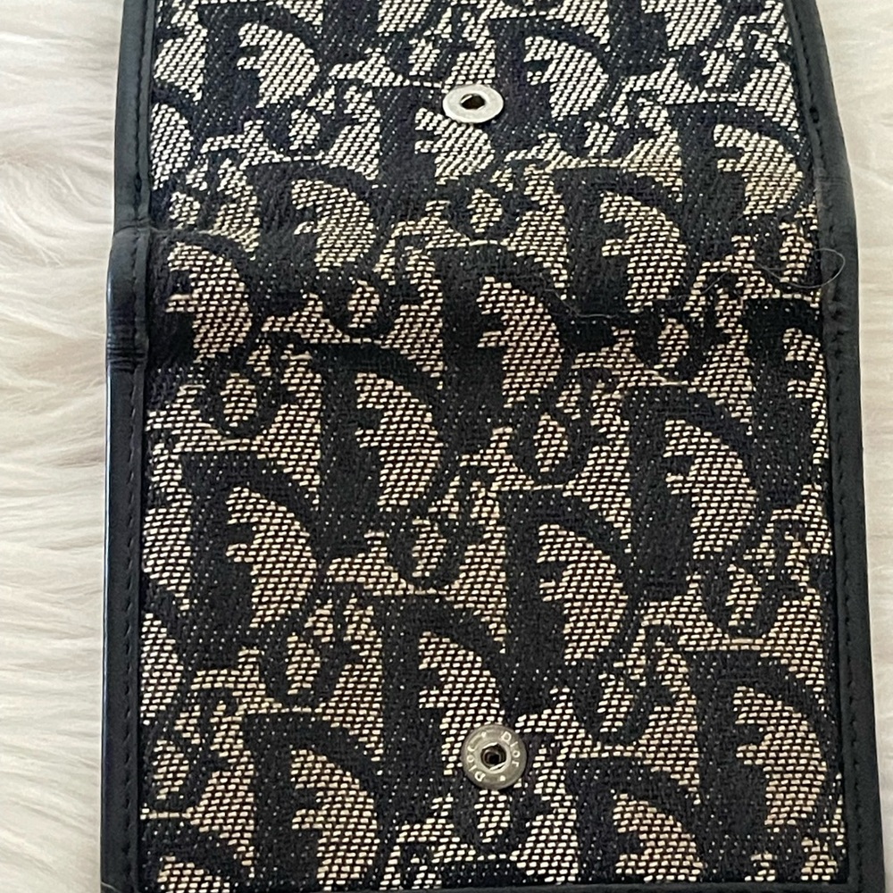 Dior Montaigne Wallet.